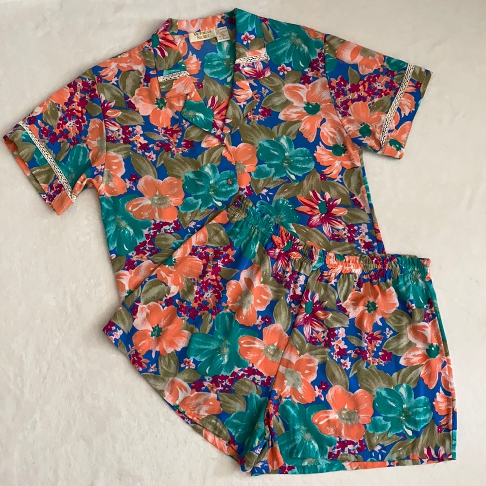 {VTG} Victoria’s Secret | Gold Label Floral Pajama Shorts Set Crochet Lace Trim